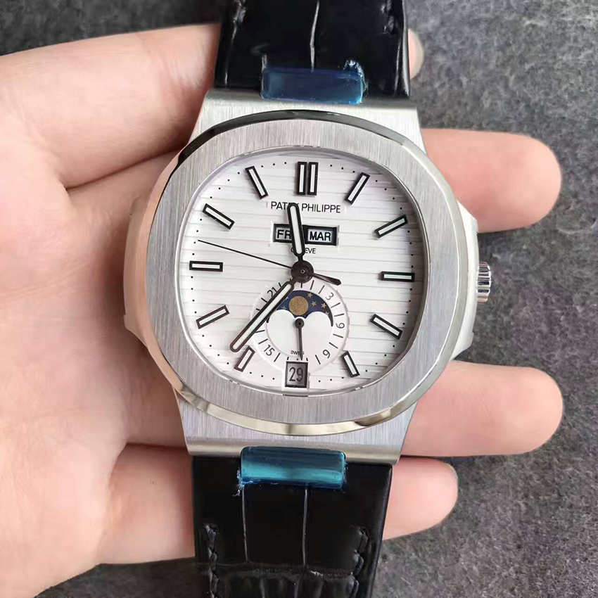 百達翡麗（Patek Philippe）年歷月相款皮帶版白面壹比壹高仿手錶