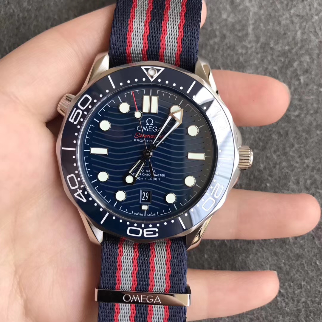 【VS廠超A】歐米茄2018款海馬300M透底款藍面布帶款精仿手錶
